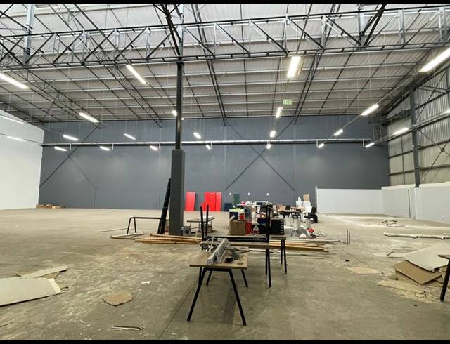 INDUSTRIAL PROPERTY TO RENT IN LOUWLARDIA